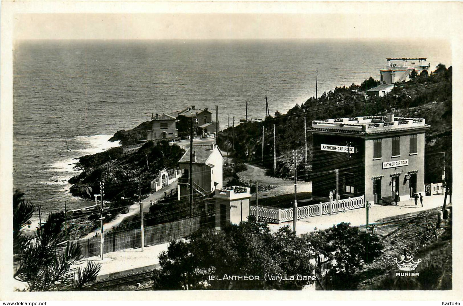 Antheor * Cap Roux * Vue Sur La Gare Du Village * Ligne Chemin De Fer - Antheor