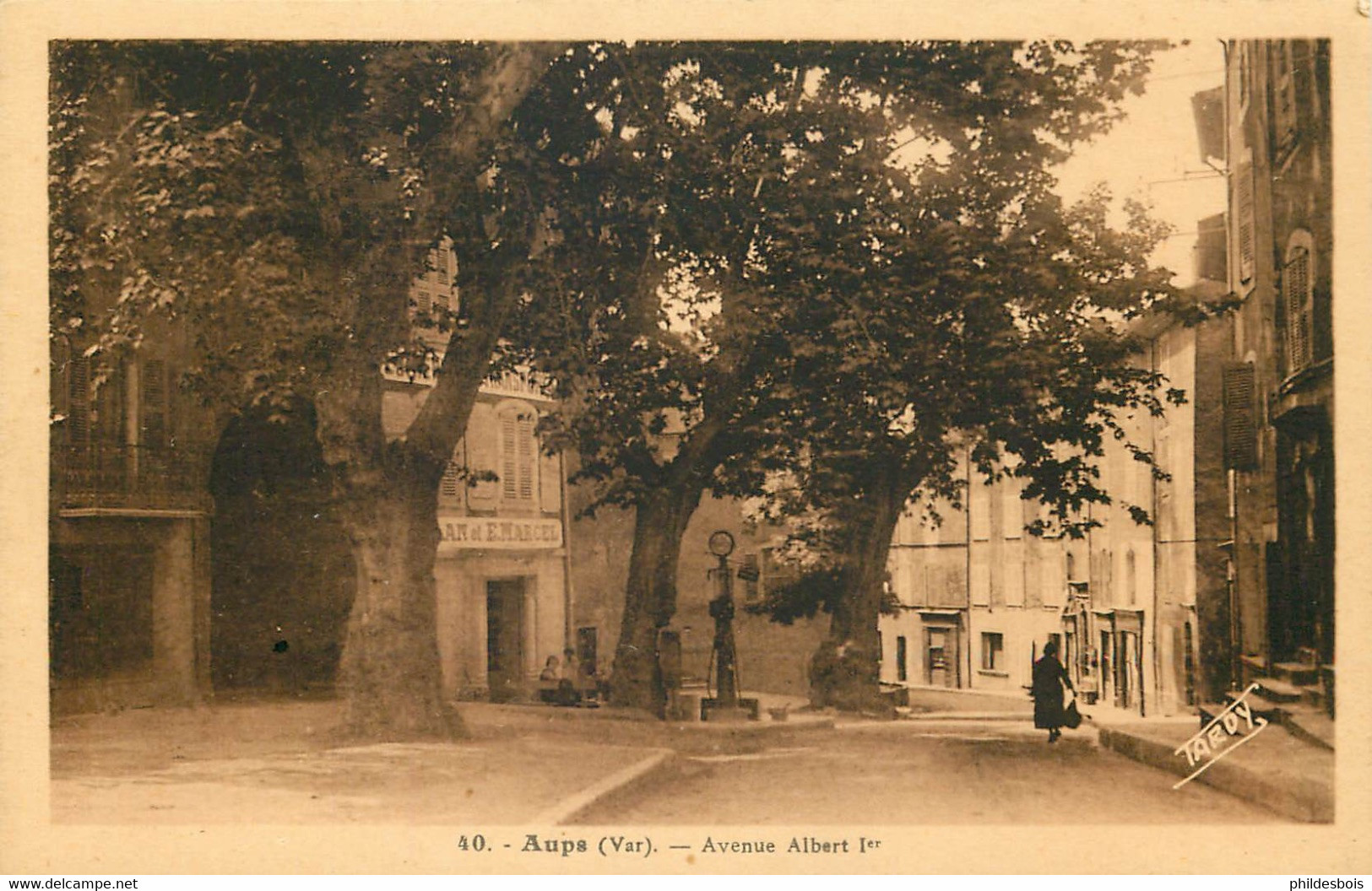 VAR  AUPS Avenue Albert 1er - Aups