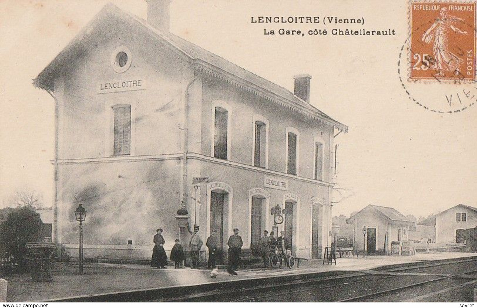 LENCLOITRE. - La Gare, Côté Chatellerault - Lencloitre