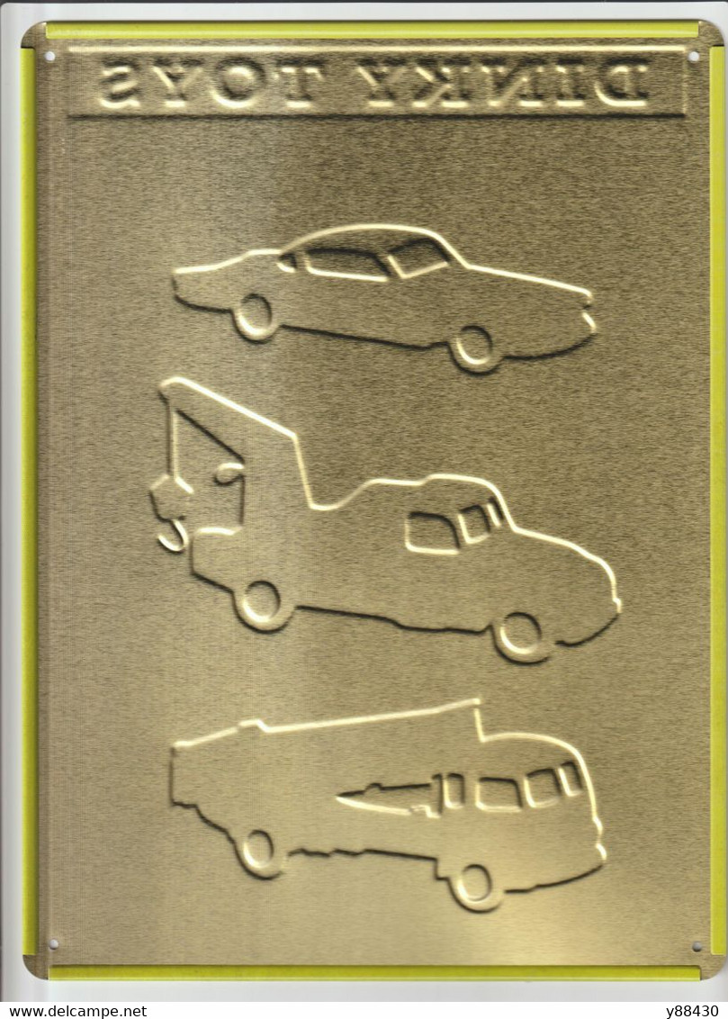 DINKY TOYS - Plaque Relief En Tôle - Réédition Par Atlas De La Plaque D'origine - 28,5 / 21 Cm - Voir Scanne Face Et Dos - Placas En Aluminio (desde 1961)