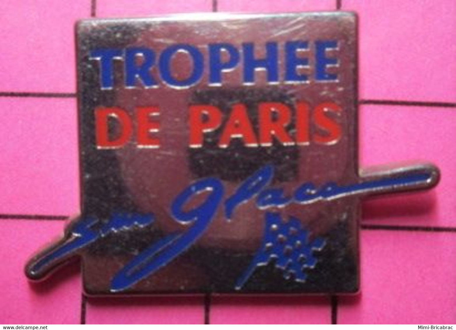1615b Pin's Pins / Beau Et Rare / THEME : SPORT AUTOMOBILE TROPHEE DE PARIS SUR GLACE - Automovilismo - F1