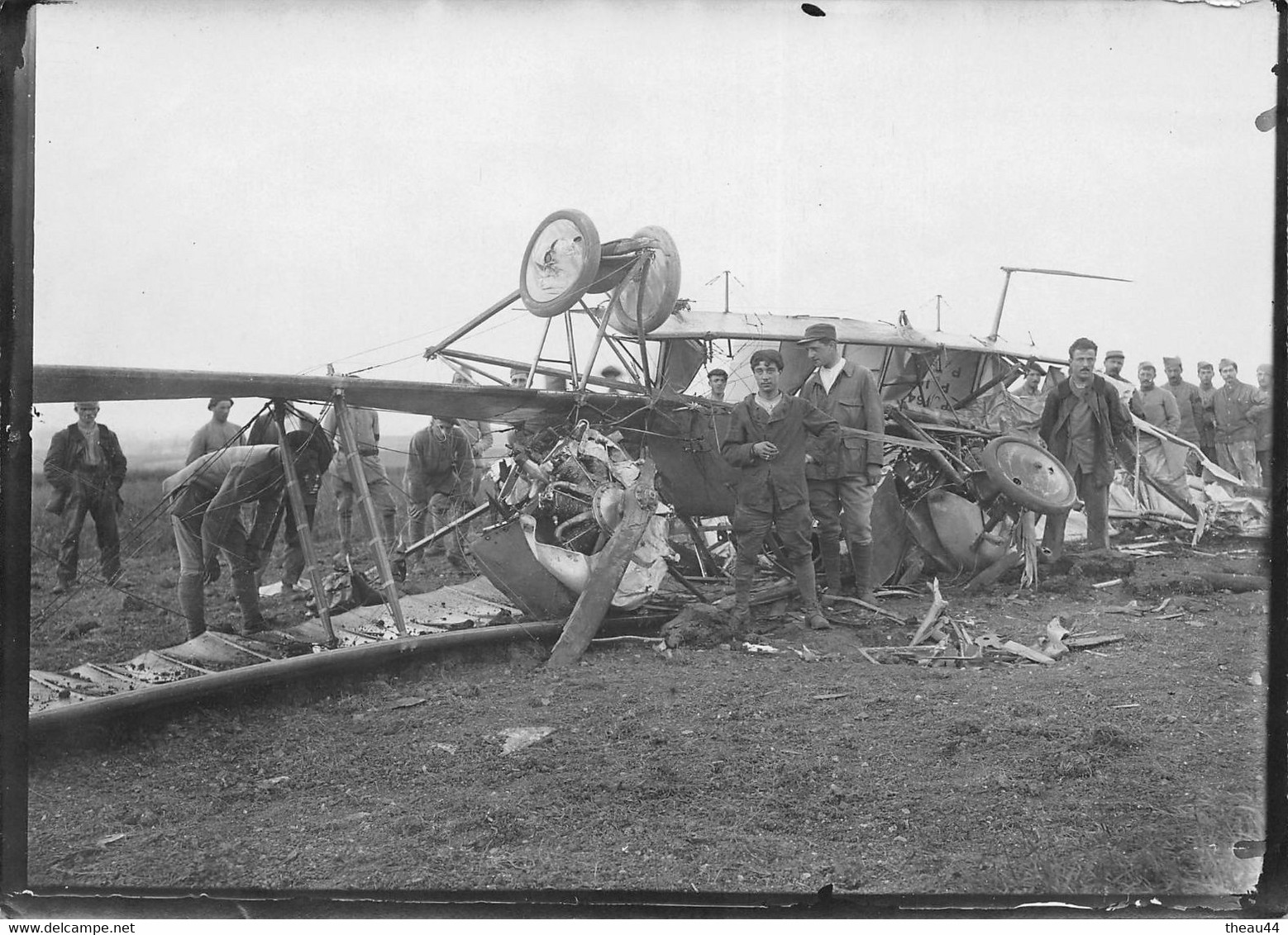 Cliché Albuminé Non Situé D'un Accident D'Avion Pendant La Guerre 1914-18 - Aviation, Aviateur - Voir Description - Accidents
