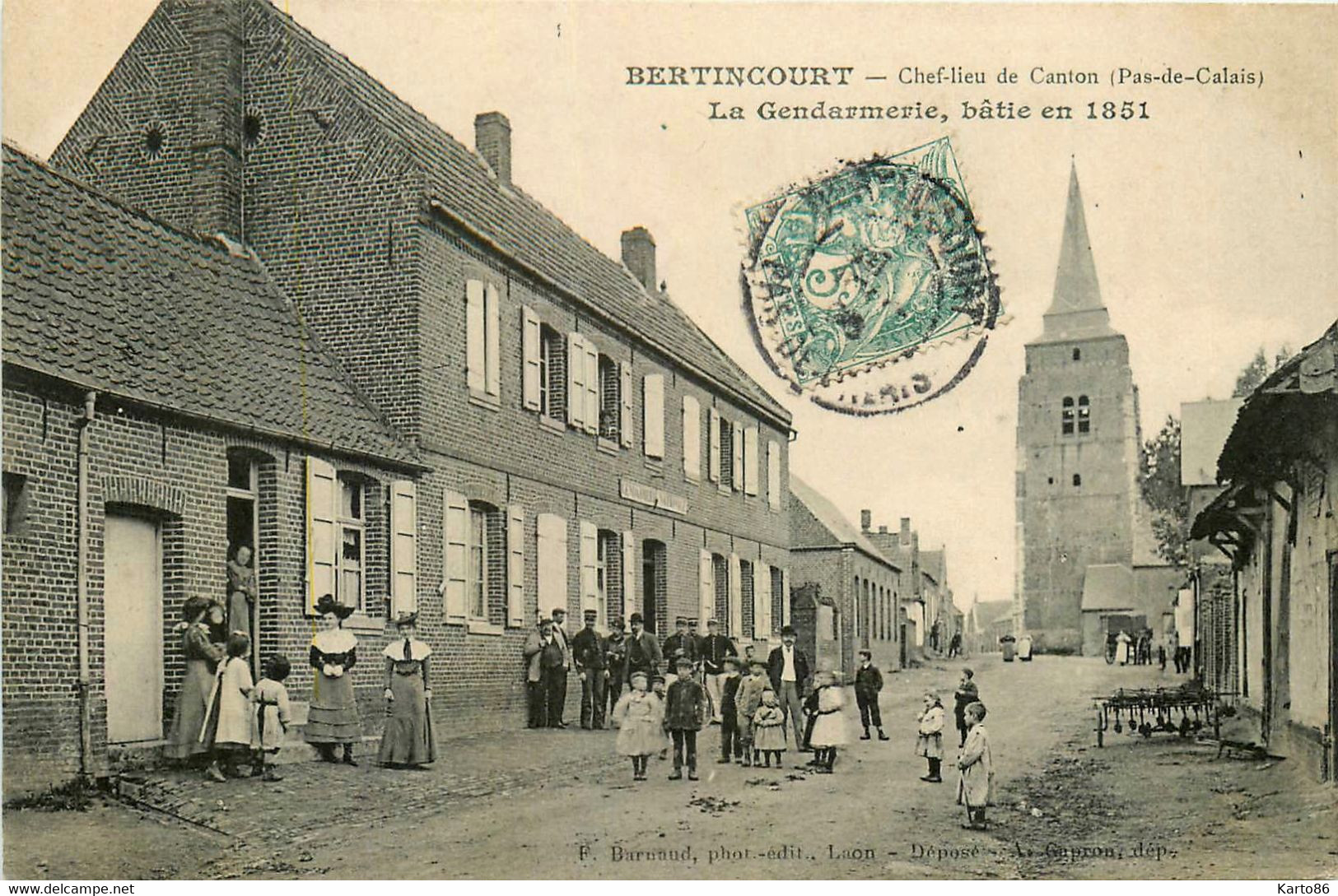 Bertincourt * Rue Du Village Et La Gendarmerie Nationale * Villageois - Bertincourt