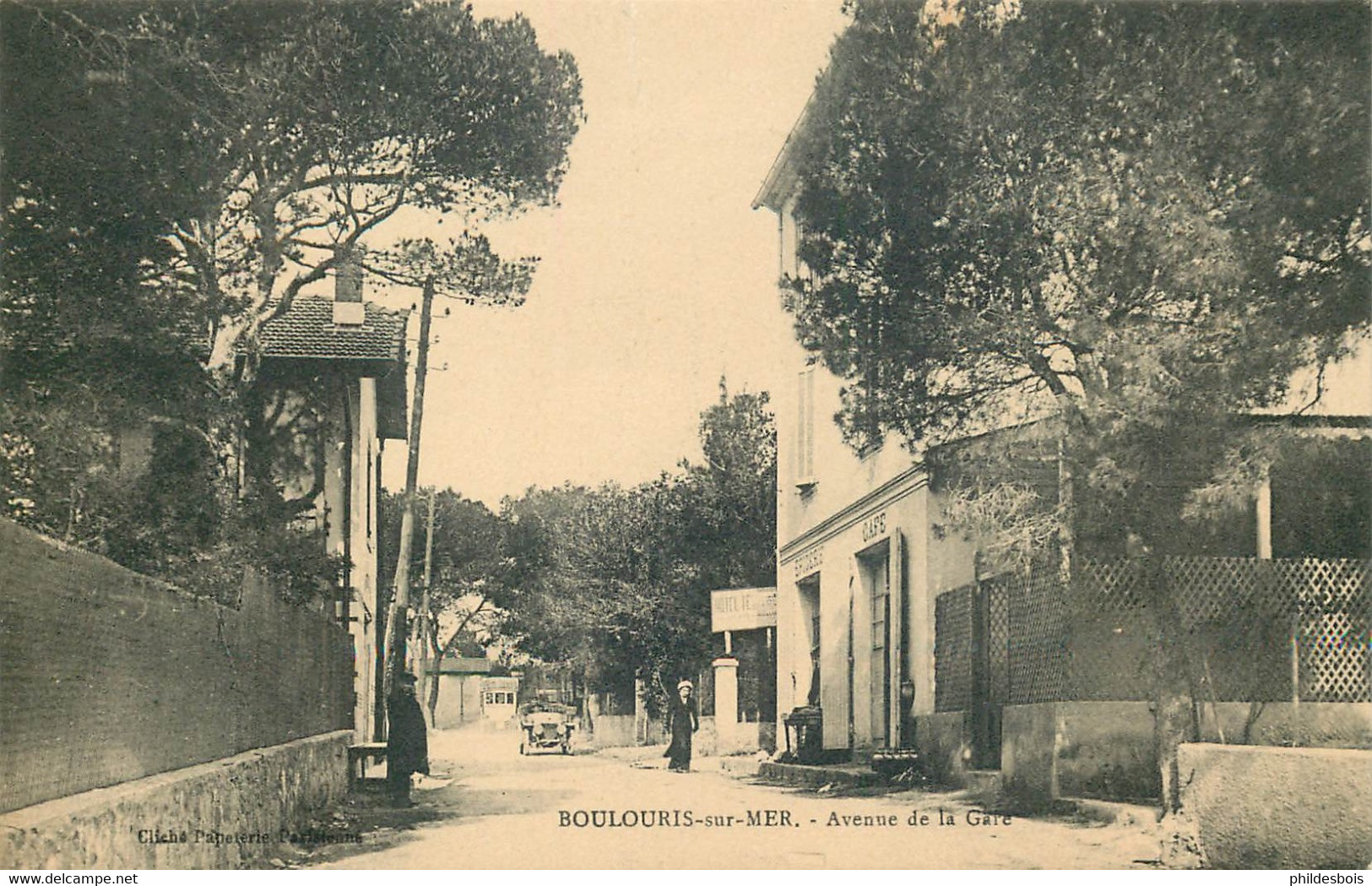 VAR  BOULOURIS  Avenue De La Gare - Boulouris