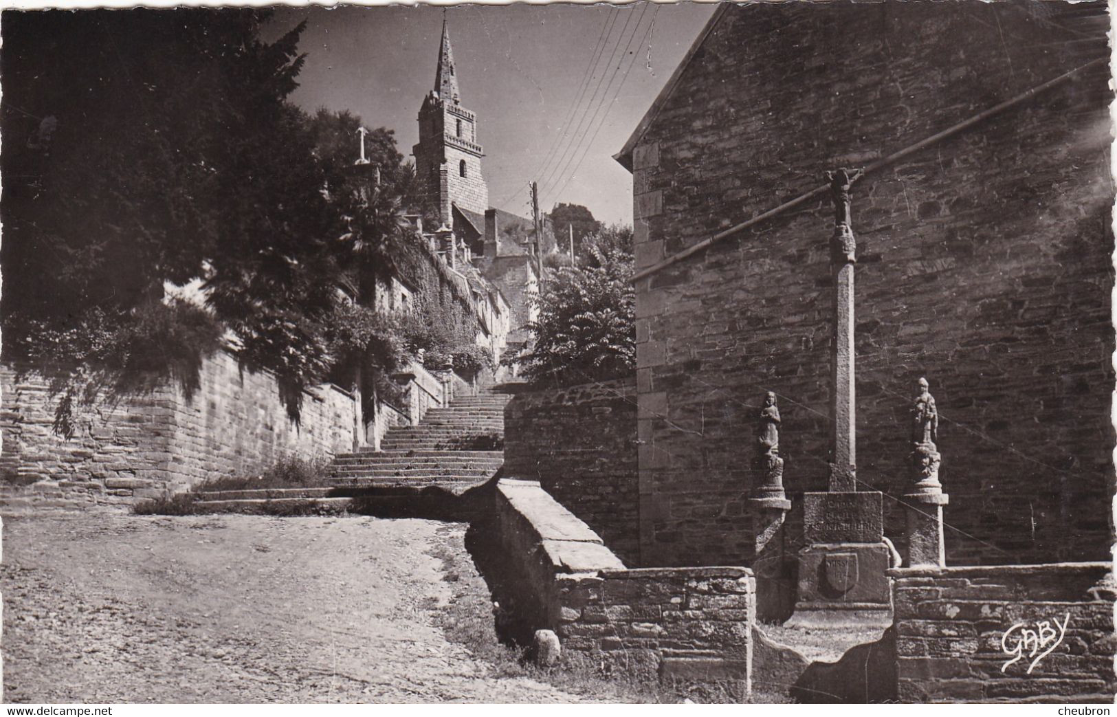 22. LANNION .  CALVAIRE ET ESCALIER DE BRELEVENEZ. ANNEES 50. - Lannion