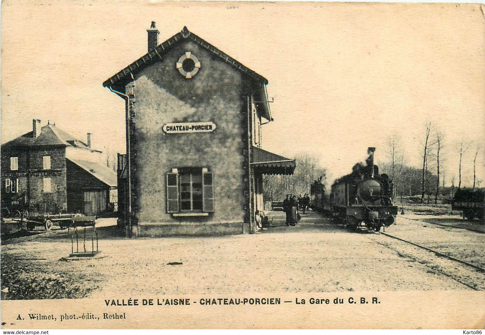 Château Porcien * Intérieur De La Gare Du Village CBR * Arrivée Du Train * Ligne Chemin De Fer - Chateau Porcien