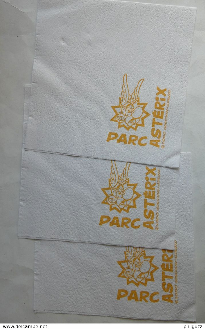 ASTERIX  PARC SAISON 2000 3 Serviettes En Papier JAUNE  " Serviette " - Objets Publicitaires