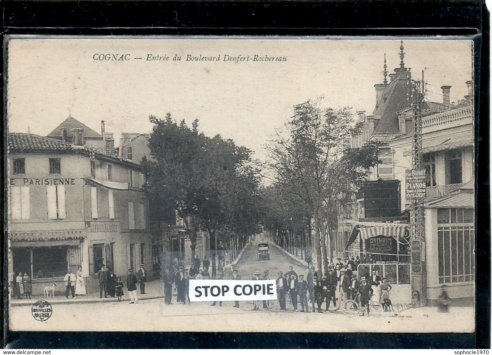 02 - 2022 - WIZ200 - CHARENTE - 16 - COGNAC - Entrée Du Boulevard Denfert Rochereau - Belle Animation - Cognac