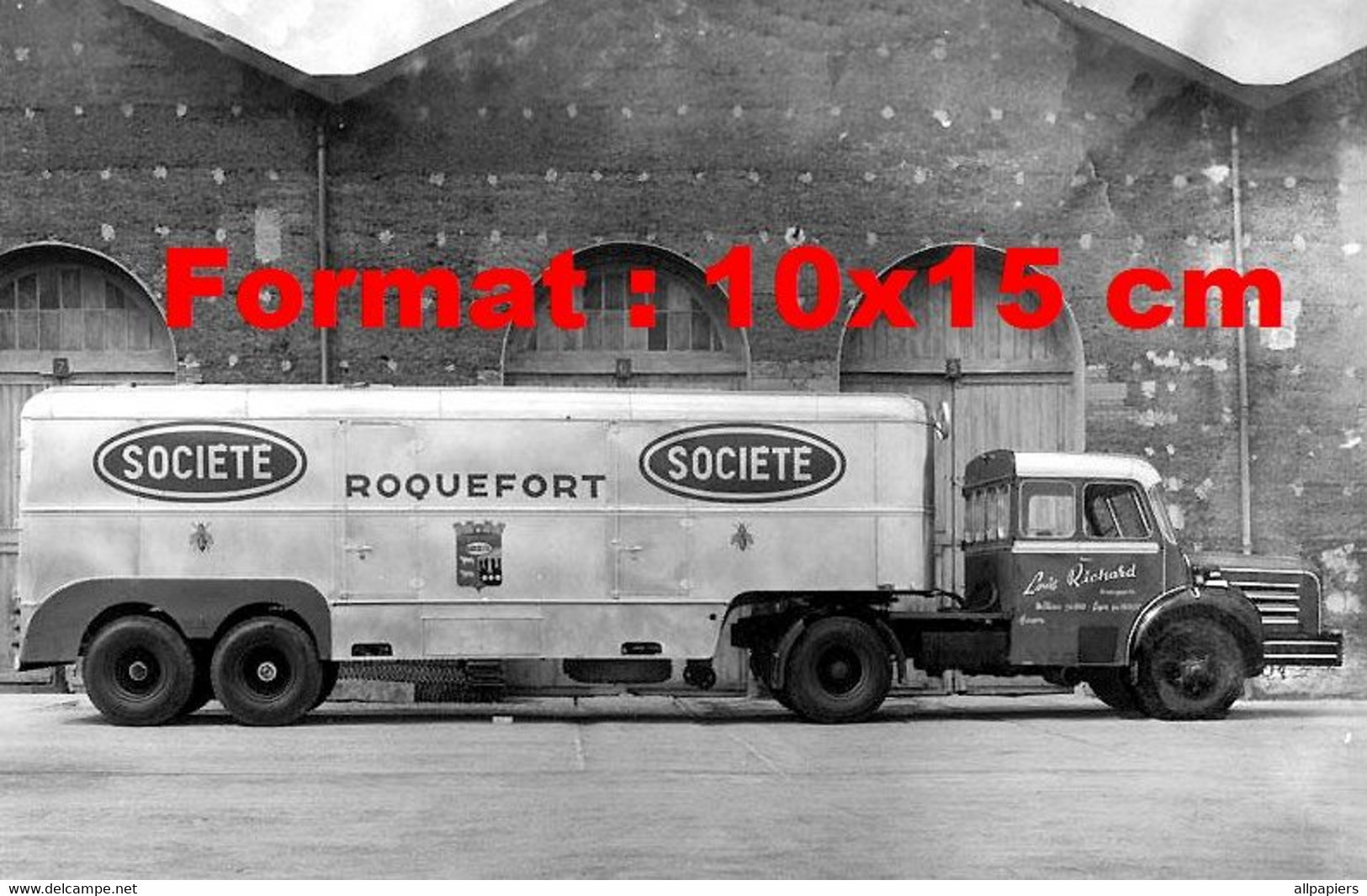 Reproduction D'une Photographie Ancienne D'un Camion Avec Remorque Roquefort Société - Altri & Non Classificati