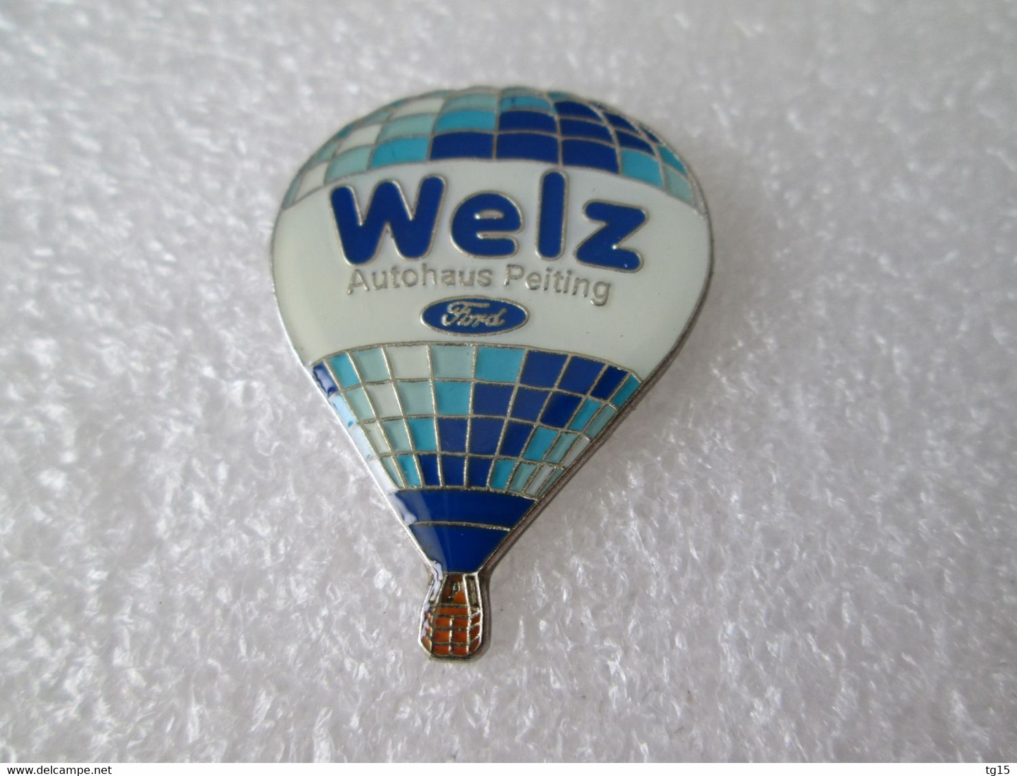 PIN'S    MONTGOLFIERE   BALLON   FORD  WELZ  Belle Qualité - Ford