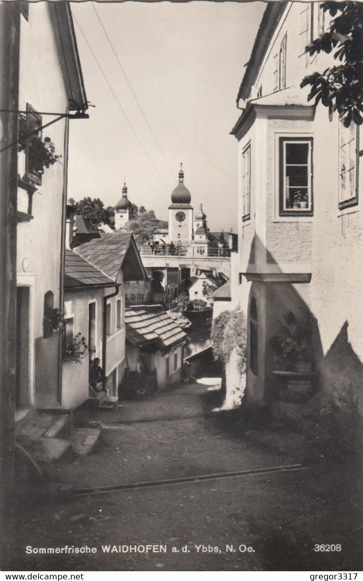 A7947) WAIDHOFEN A. D. YBBS - NÖ - Alte Gassenansicht Mit Haus DETAILS U. Kirche Im Hintergrund S/W ALT - Waidhofen An Der Ybbs