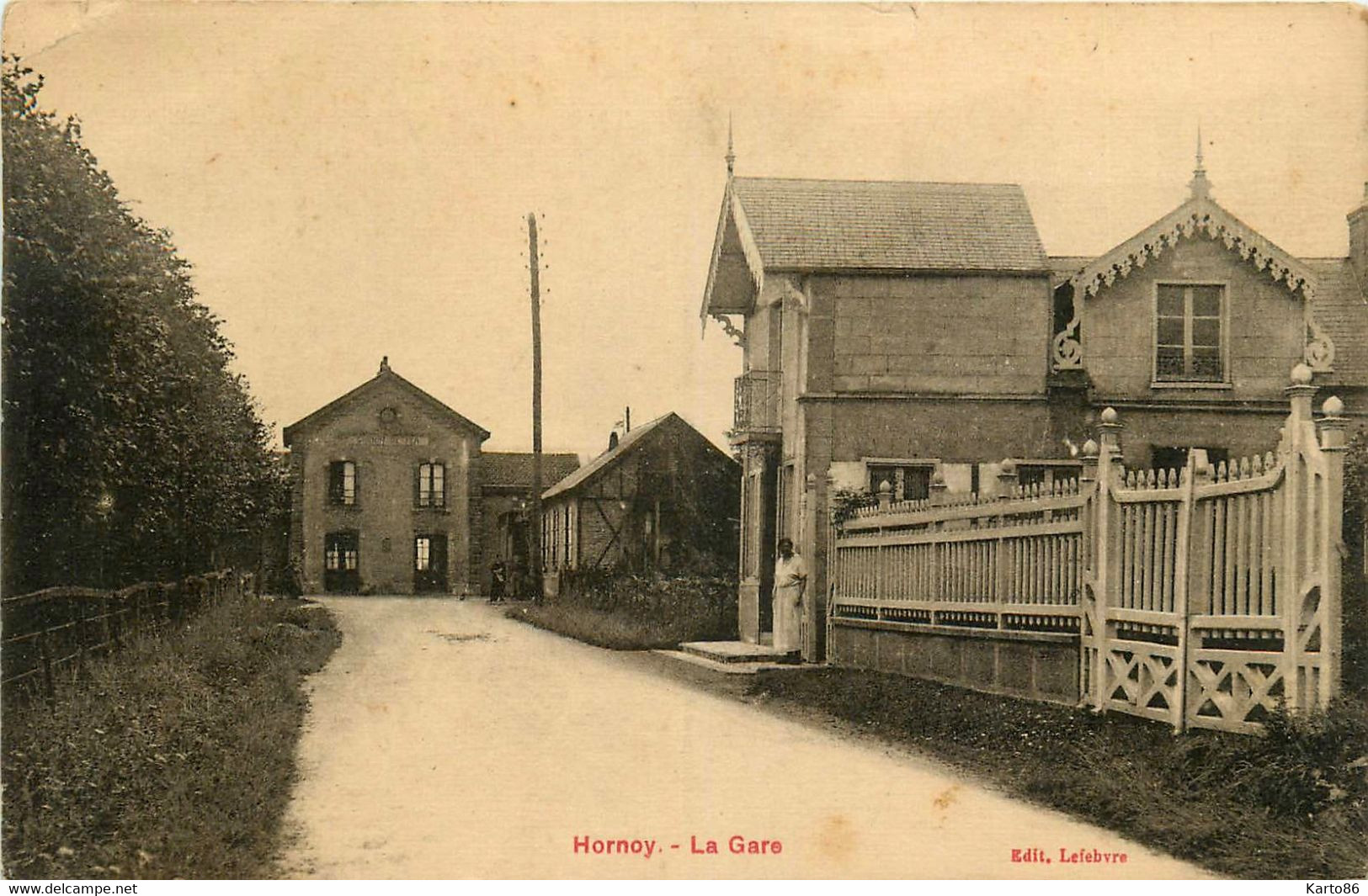 Hornoy * La Gare Du Village * Villa * Ligne Chemin De Fer - Hornoy Le Bourg