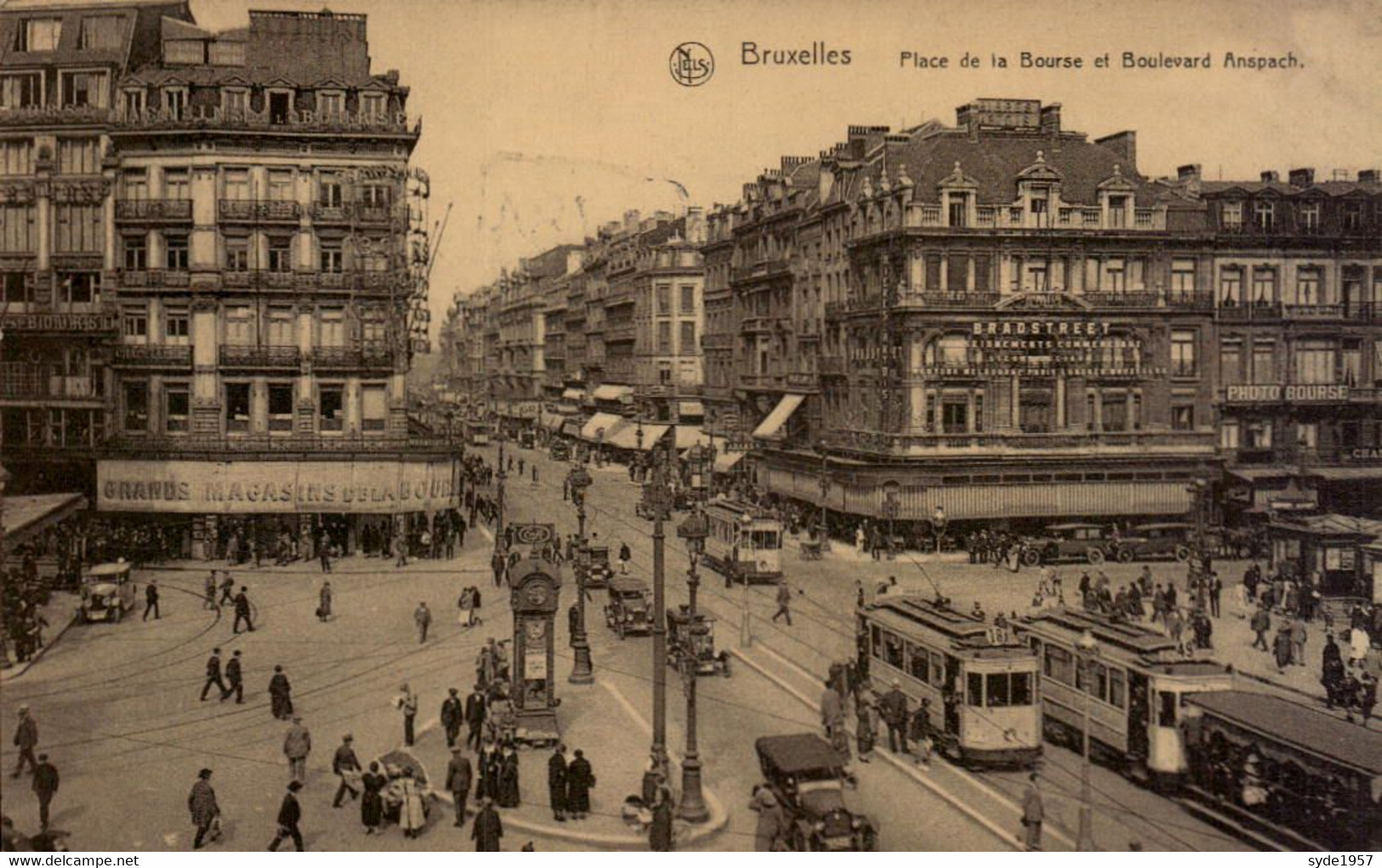 Bruxelles Place De La Bourse Et Boulevard Anspach, Tram Devant La Bourse - Animée - Trasporto Pubblico Stradale