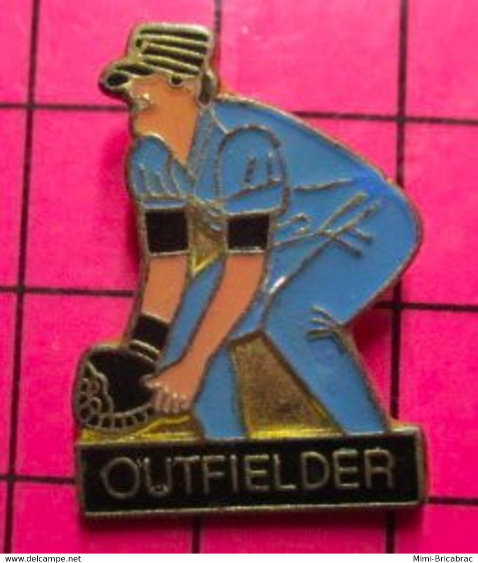 2717 Pin's Pins / Beau Et Rare / THEME : SPORTS / BASE-BALL JOUEUR OUTFIELDER - Honkbal