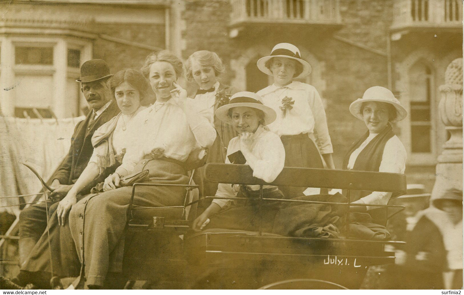 DEVON D-L - ILFRACOMBE - LADIES ON A HORSE DRAWN CHARABANC RP Dv1514 - Ilfracombe