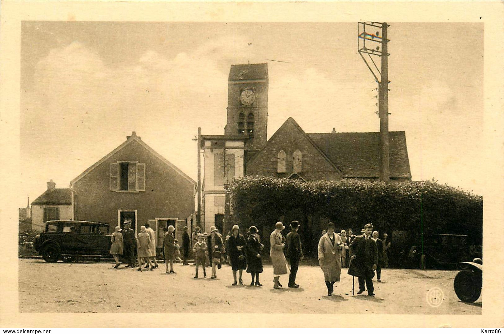 St Fargeau * Rue Place Du Village * Sortie De Messe ? - Saint Fargeau Ponthierry