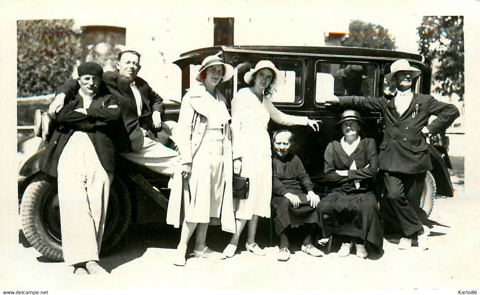 Noirmoutier * Automobile Ancienne De Marque Type Modèle ? Place Du Chateau * Photo Ancienne - Noirmoutier