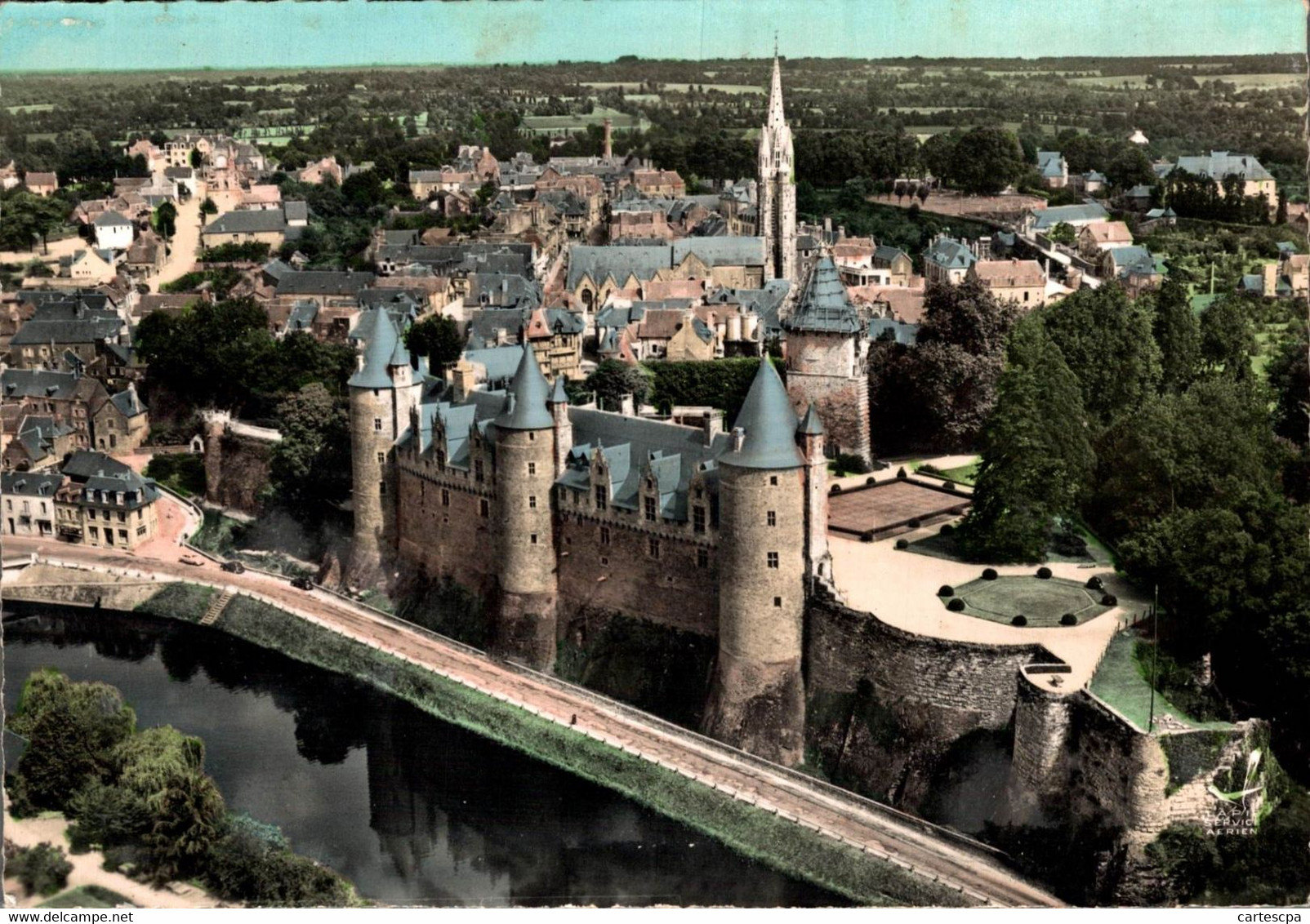 Josselin Le Chateau Coté Feodal Vue Aerienne              CPM Ou CPSM - Josselin