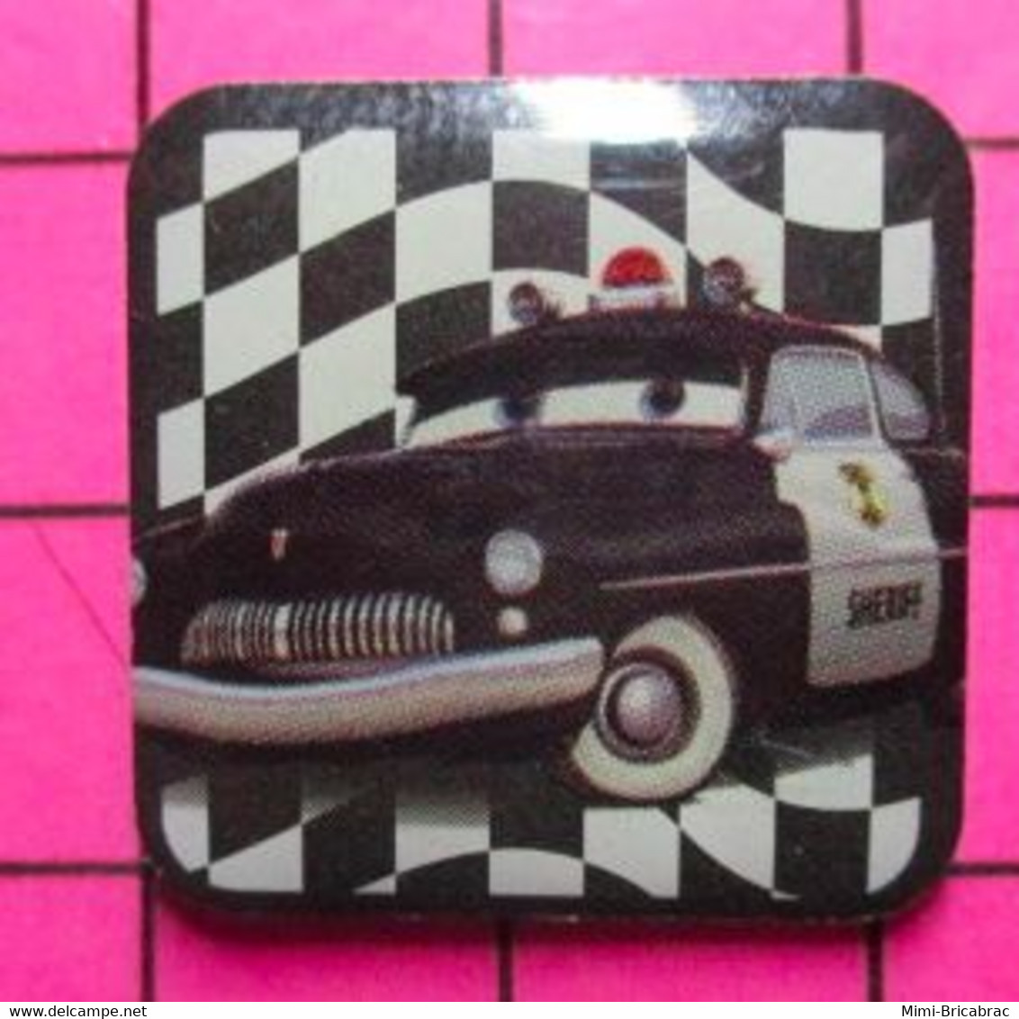 SPEDIS Pin's Pins / Beau Et Rare / THEME : DISNEY / PERSONNAGE DU DESSIN ANIME PIXAR "CARS" - Disney