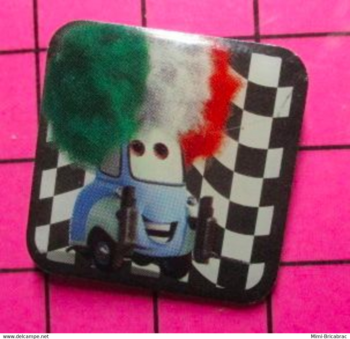 SPEDIS Pin's Pins / Beau Et Rare / THEME : DISNEY / PERSONNAGE DU DESSIN ANIME PIXAR "CARS" - Disney