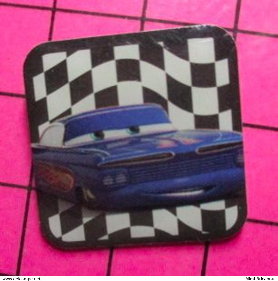 SPEDIS Pin's Pins / Beau Et Rare / THEME : DISNEY / PERSONNAGE DU DESSIN ANIME PIXAR "CARS" - Disney