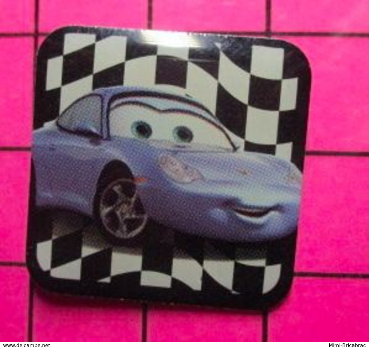 SPEDIS Pin's Pins / Beau Et Rare / THEME : DISNEY / PERSONNAGE DU DESSIN ANIME PIXAR "CARS" - Disney