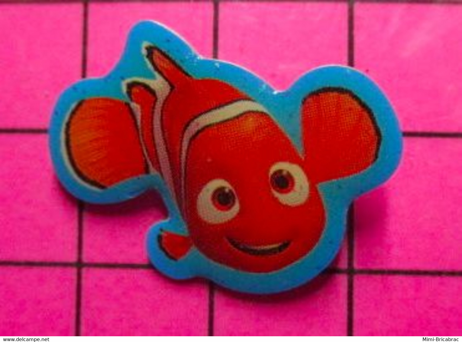 SPEDIS Pin's Pins / Beau Et Rare / THEME : DISNEY / PERSONNAGE DU DESSIN ANIME PIXAR "NEMO" - Disney