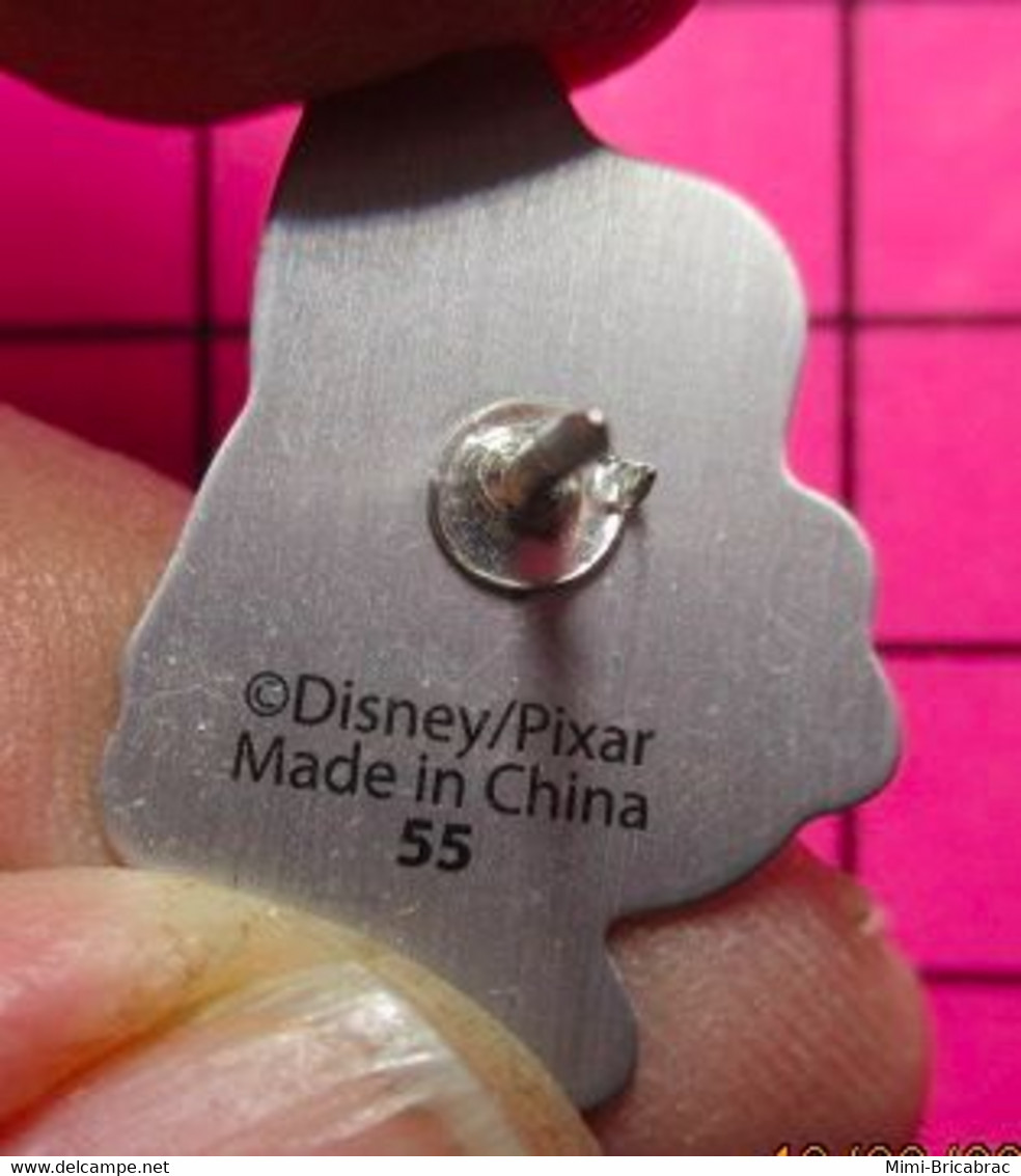 SPEDIS Pin's Pins / Beau Et Rare / THEME : DISNEY / PERSONNAGE DU DESSIN ANIME PIXAR "NEMO" - Disney