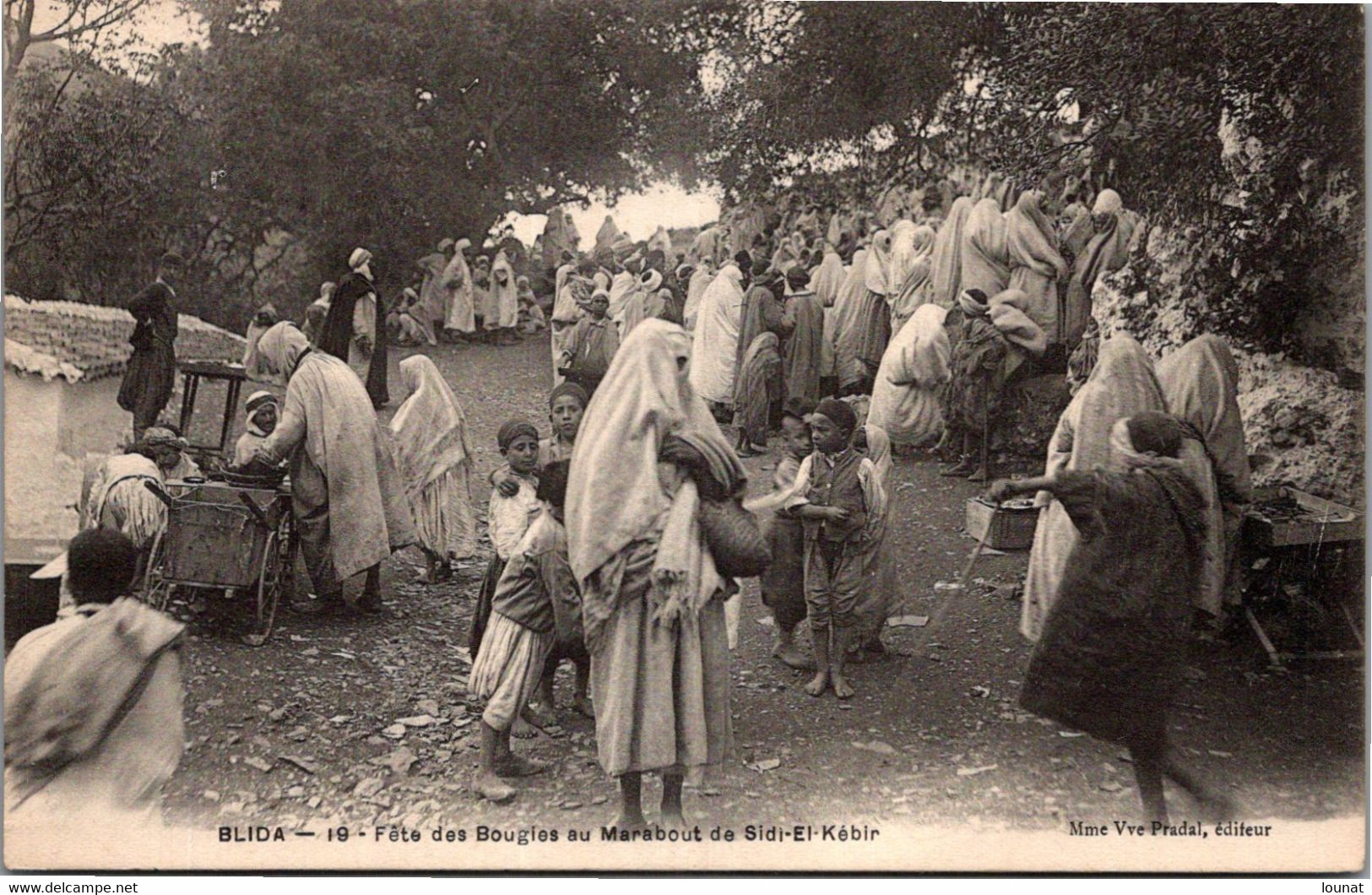 Algérie - BLIDA - Fête Des Bougies Au Marabout De Sidi El Kébir - Blida