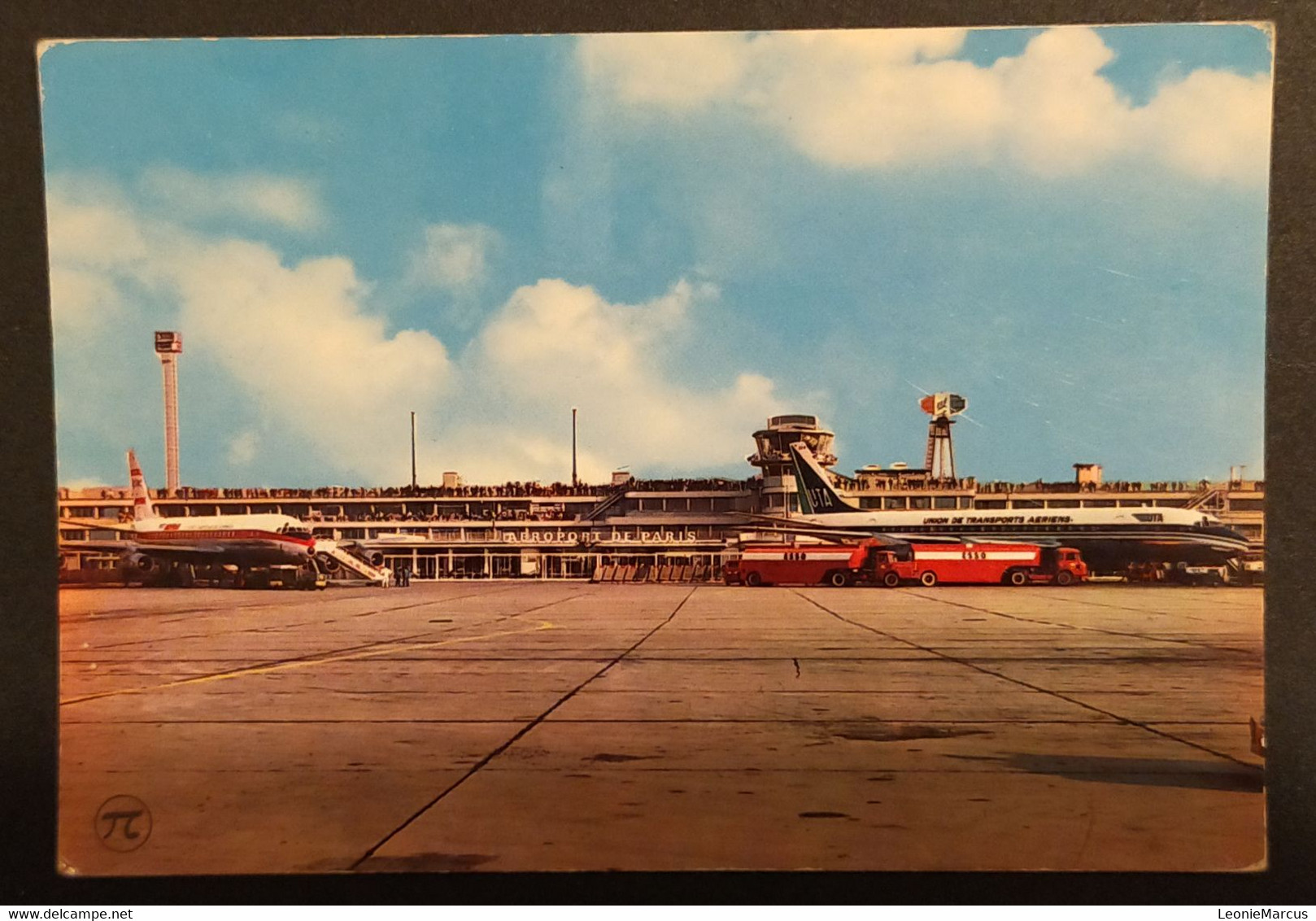 1834/CPM - 75 Paris - Aéroport Le Bourget - L' Aire De Stationnement Devant Les Terrasses De L'aérogare - Aéroports De Paris