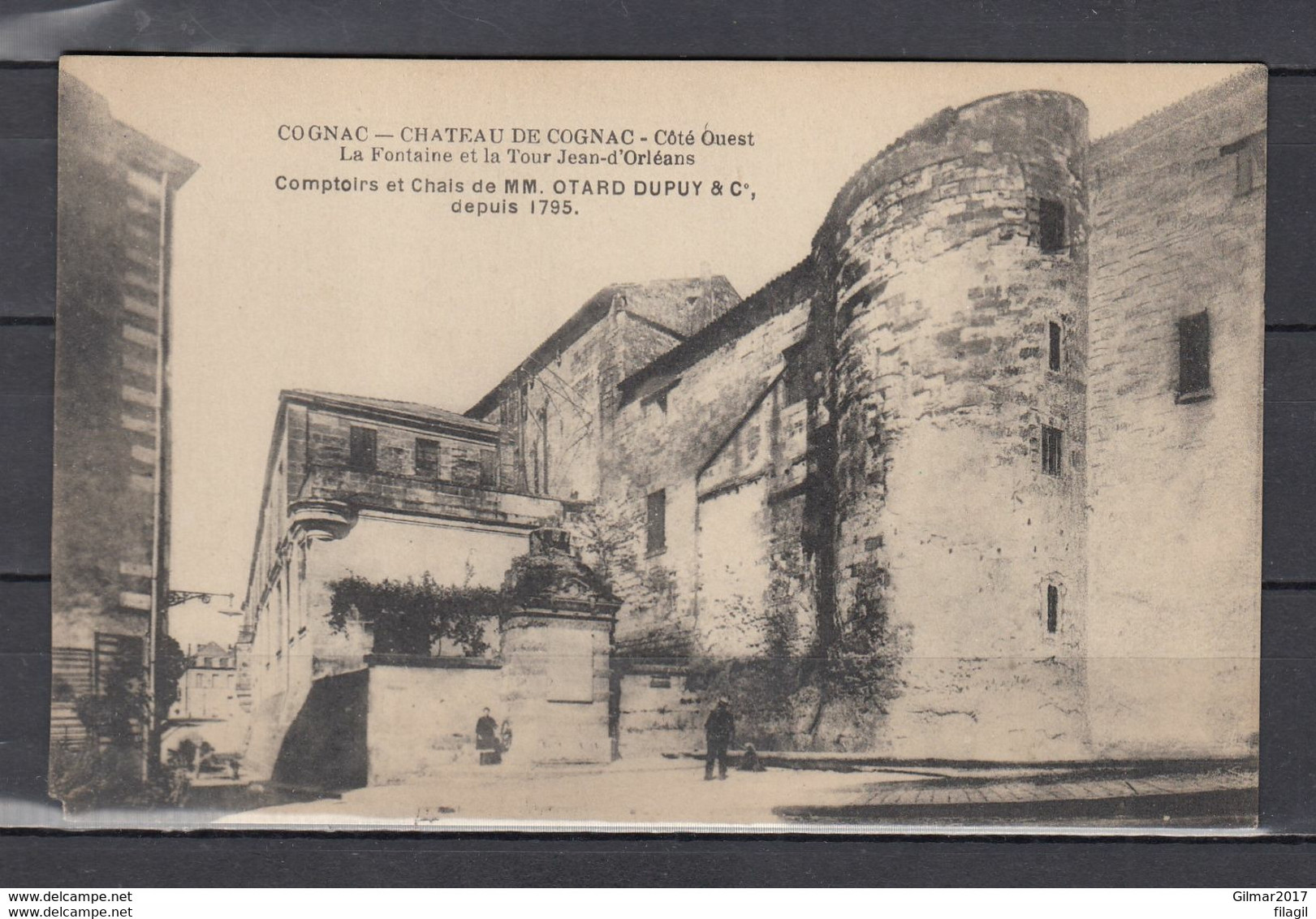 Postkaart Van Cognac - Chateau De Cognac Cote Ouest La Fontaine Et La Tour Jean-D'Orléans - Cognac