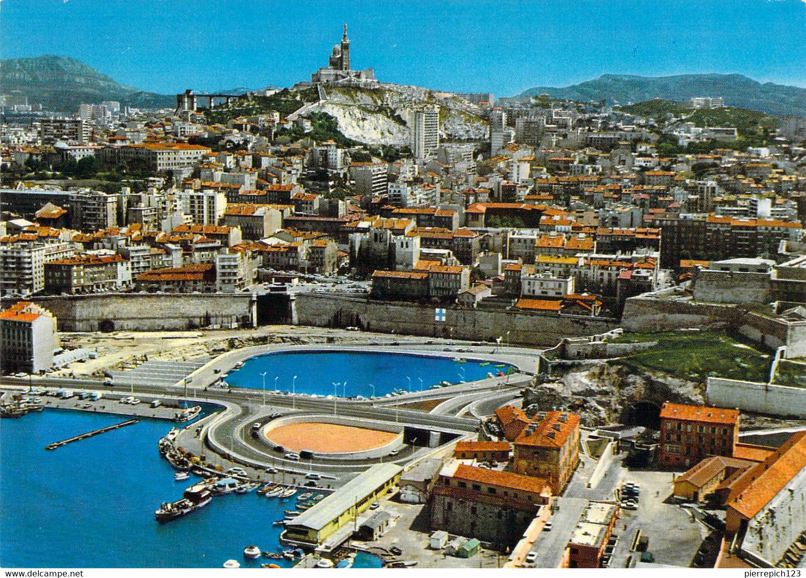 13 - Marseille - Entrée Du Port Et Notre Dame De La Garde - Vieux Port, Saint Victor, Le Panier