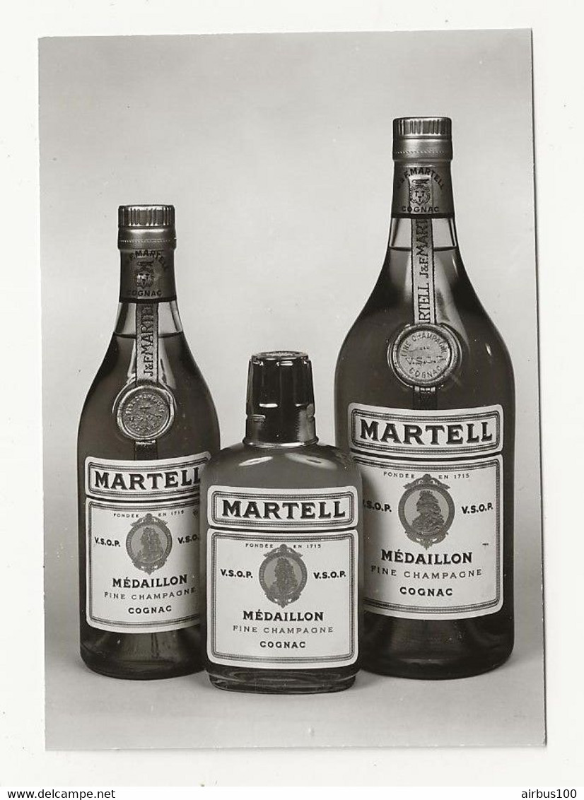 PHOTO ORIGINALE MARKETING - FLASH ET BOUTEILLE COGNAC MARTELL MÉDAILLON FINE CHAMPAGNE V.S.O.P - Spirits