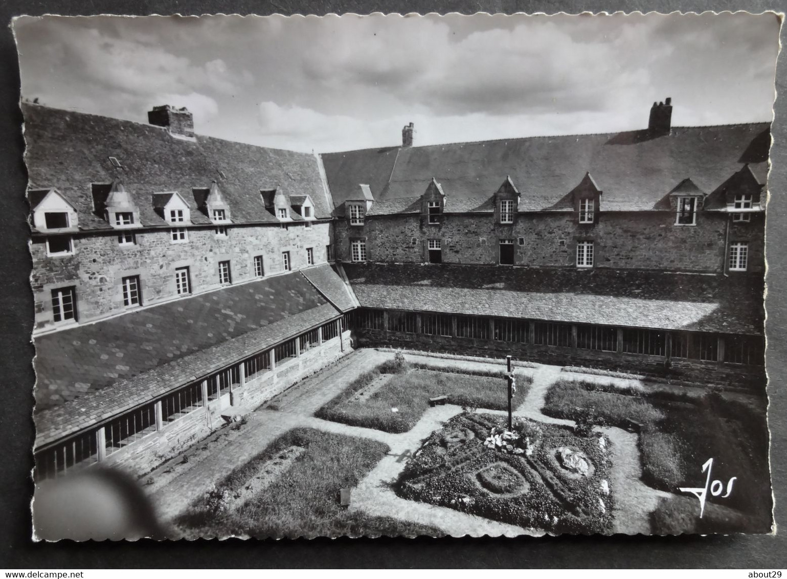 CPM 29 MORLAIX - Les Ursulines - Institution St. Joseph - Le Cloître Et Les Jardins - Edit. Jos 141 - Réf. K 232 - Morlaix