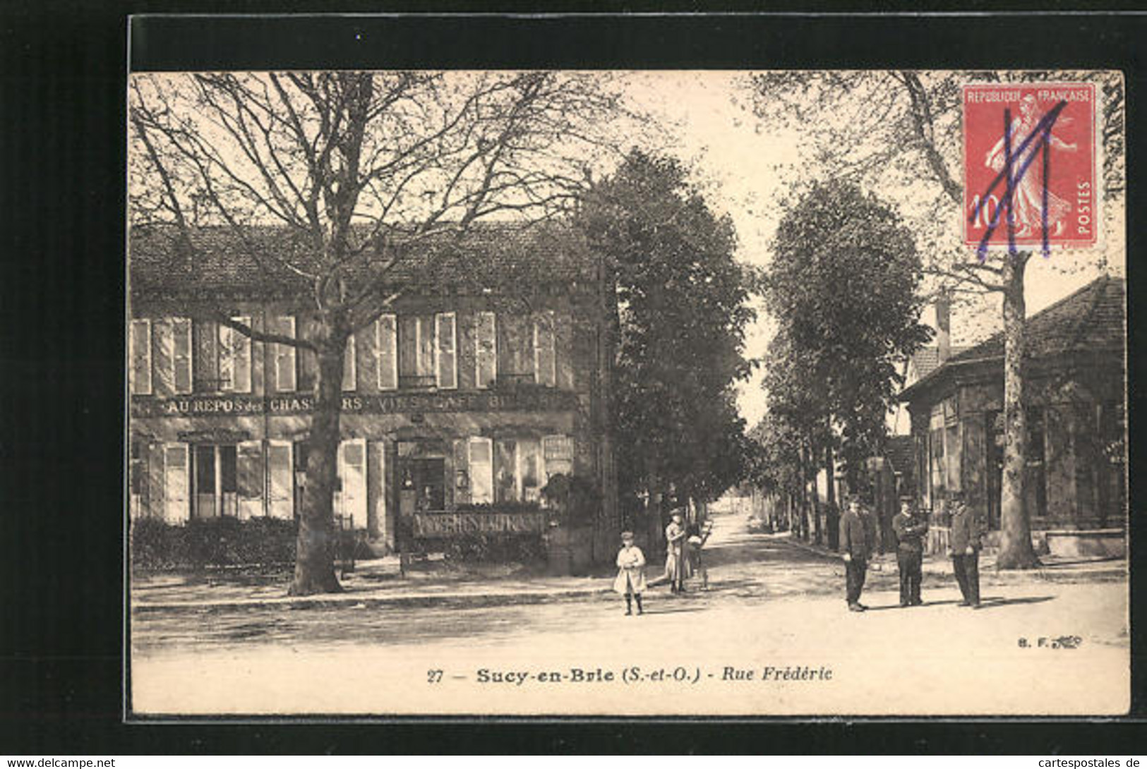 CPA Sucy-en-Brie, Rue Frèdèric, Vue De La Rue - Sucy En Brie