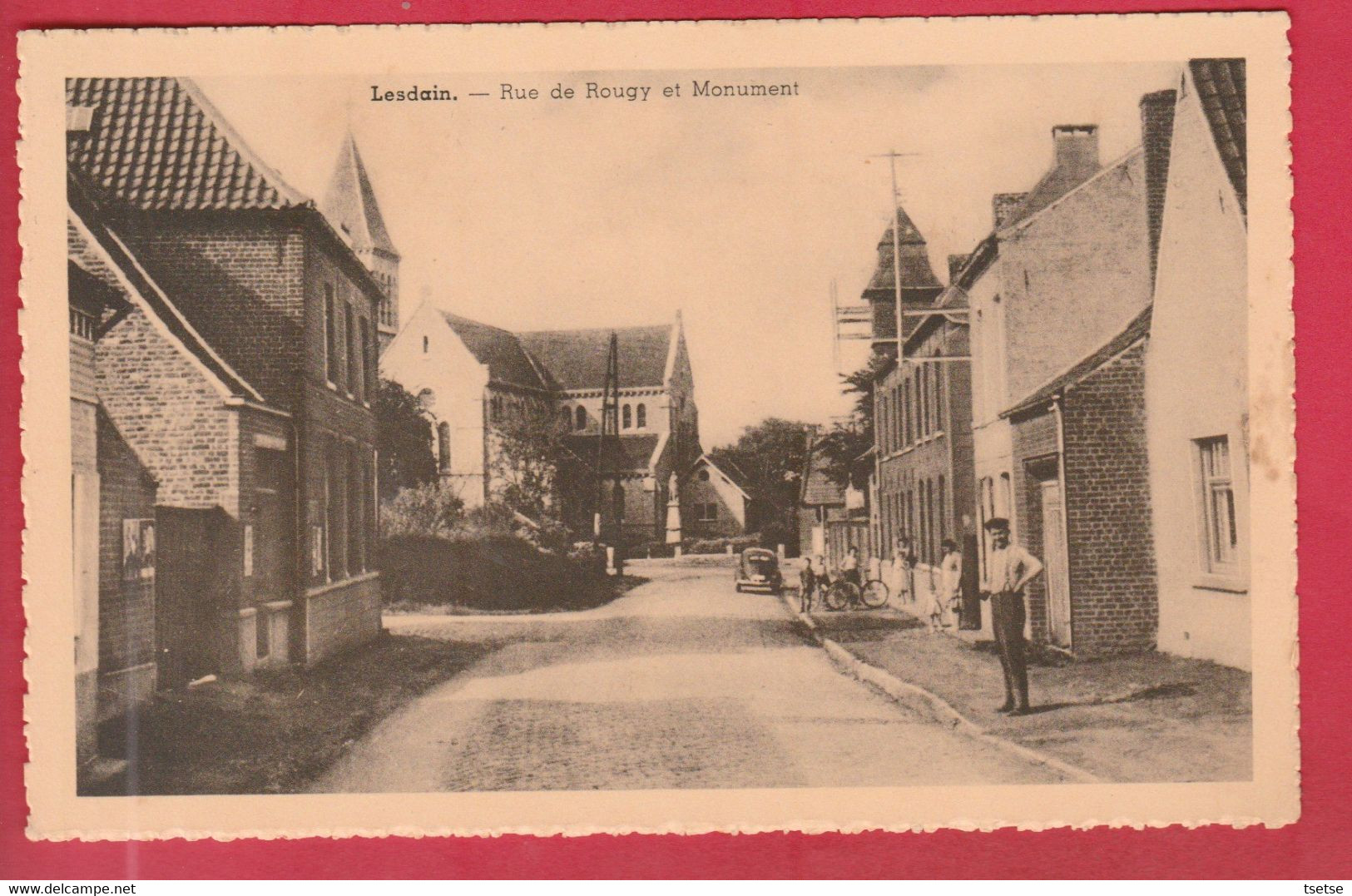 Lesdain -  Rue De Rougy Et Monument ... Personnage, Cox V.W.  ( Voir Verso ) - Brunehaut