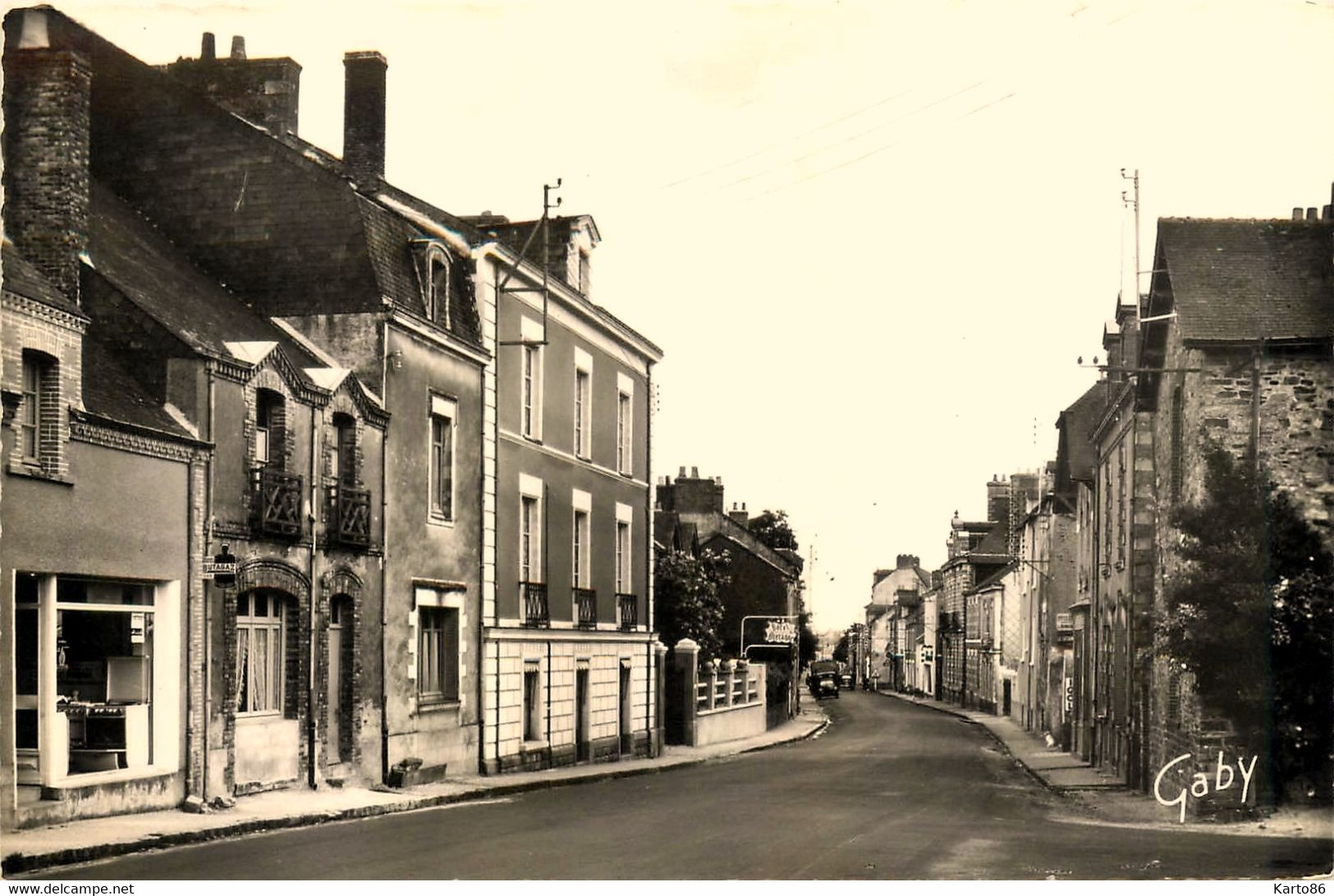 Nort Sur Erdre * Rue Aristide Briand Et Hôtel De Bretagne - Nort Sur Erdre