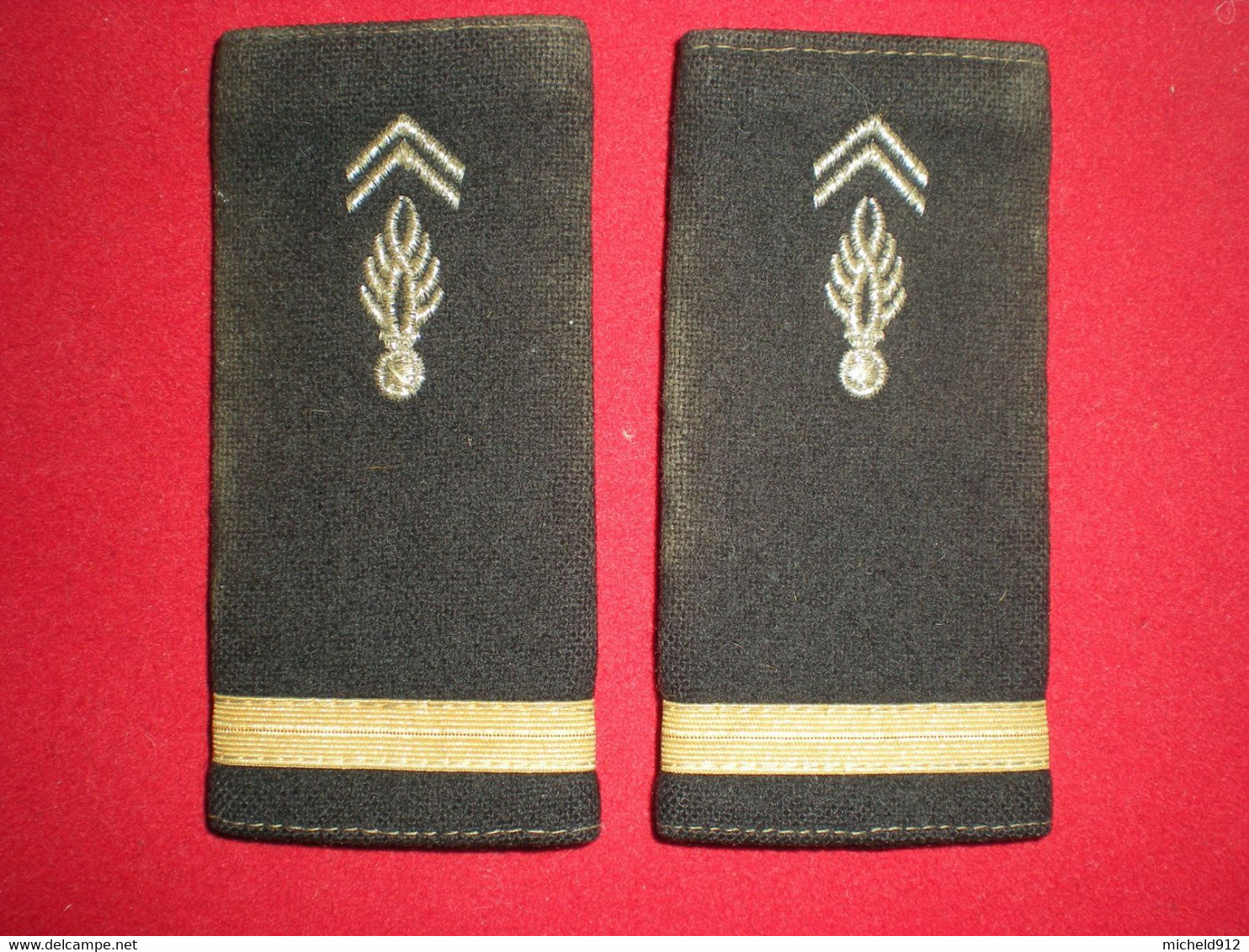 PAIRE EPAULETTES GENDARMERIE ADJUDANT - SOUPLE - Police & Gendarmerie