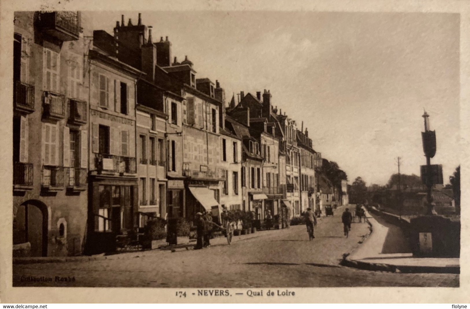 Nevers - Le Quai De Loire - Café Du Pont De Loire - Nevers