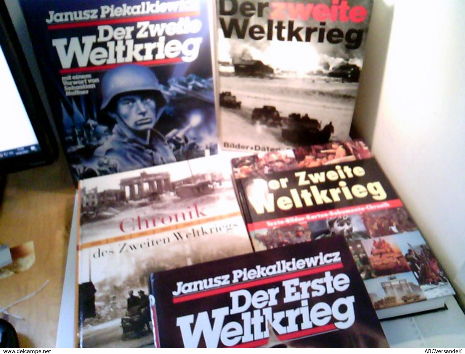 Konvolut Bestehend Aus 5 Bildbänden, Zum Thema: Der Zweite Weltkrieg. - Polizie & Militari