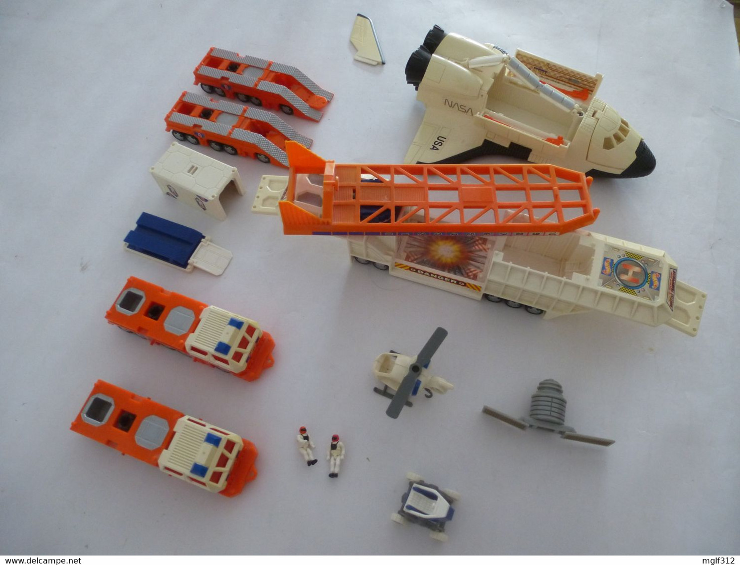 NAVETTE SPATIALE MEGA-RIG : MATTEL De 1996 - Andere & Zonder Classificatie