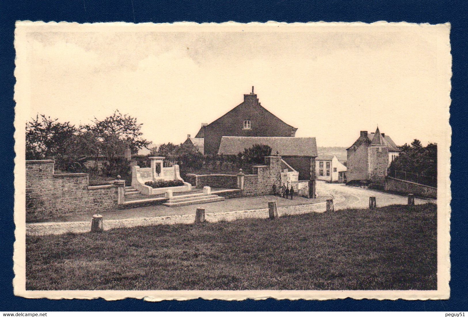 Havelange. Place Du Souvenir Et Monument Aux Morts 1914-18 Et 1940-45 - Havelange