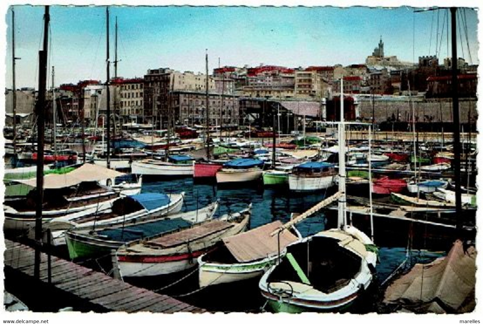 CPSM Marseille 13. Le Vieux Port, Dentelée - Vieux Port, Saint Victor, Le Panier