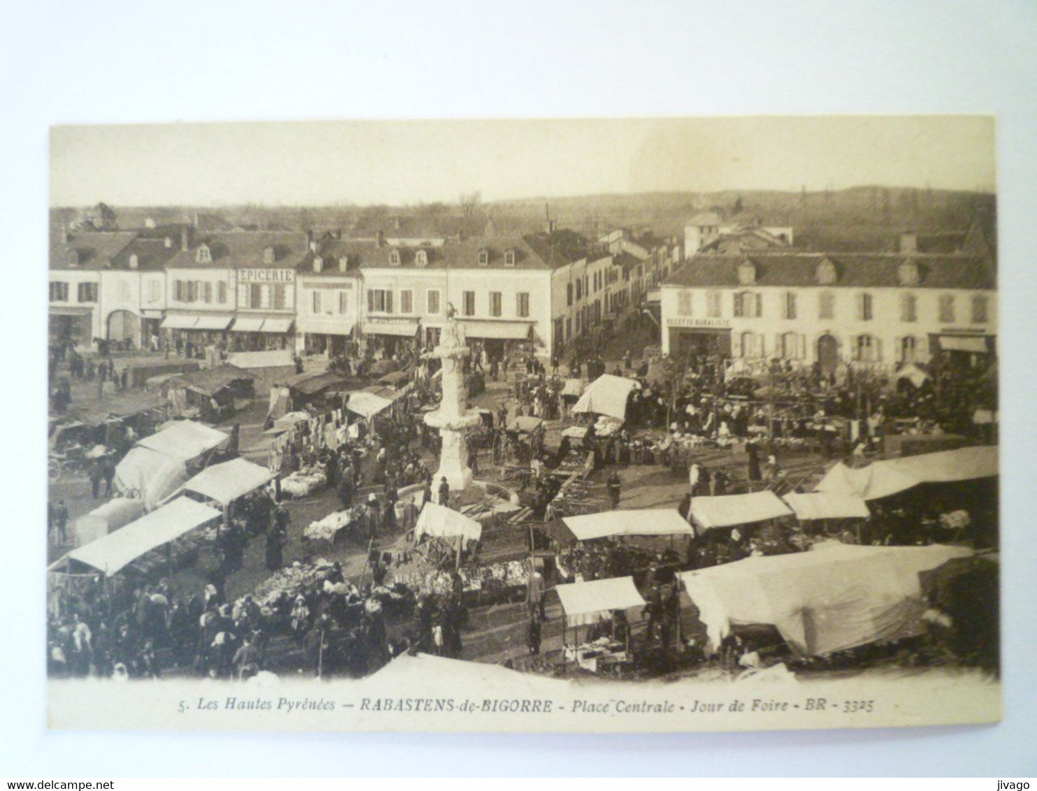 2022 - 783  RABASTENS-de-BIGORRE  (Hautes-Pyrénées)  :  Place Centrale  -  Jour De Foire  -  SUP  Animation   XXX - Rabastens De Bigorre