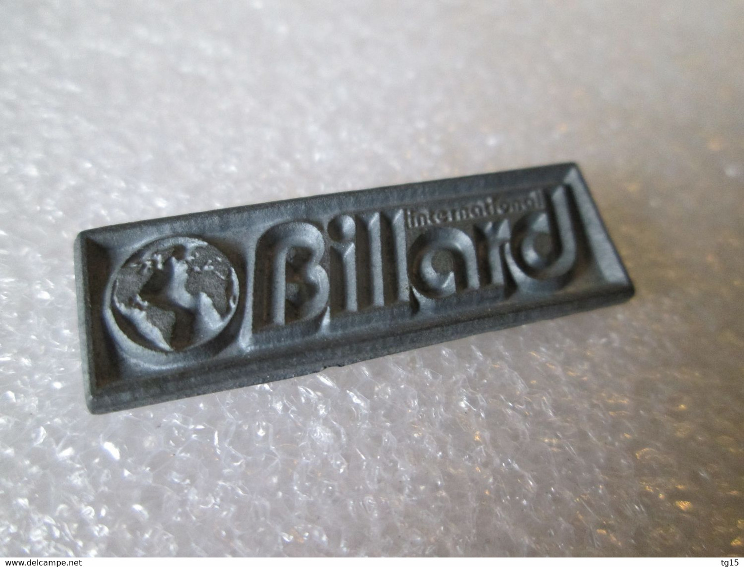 PIN'S    BILLARD INTERNATIONAL   Zamak Brut - Billard