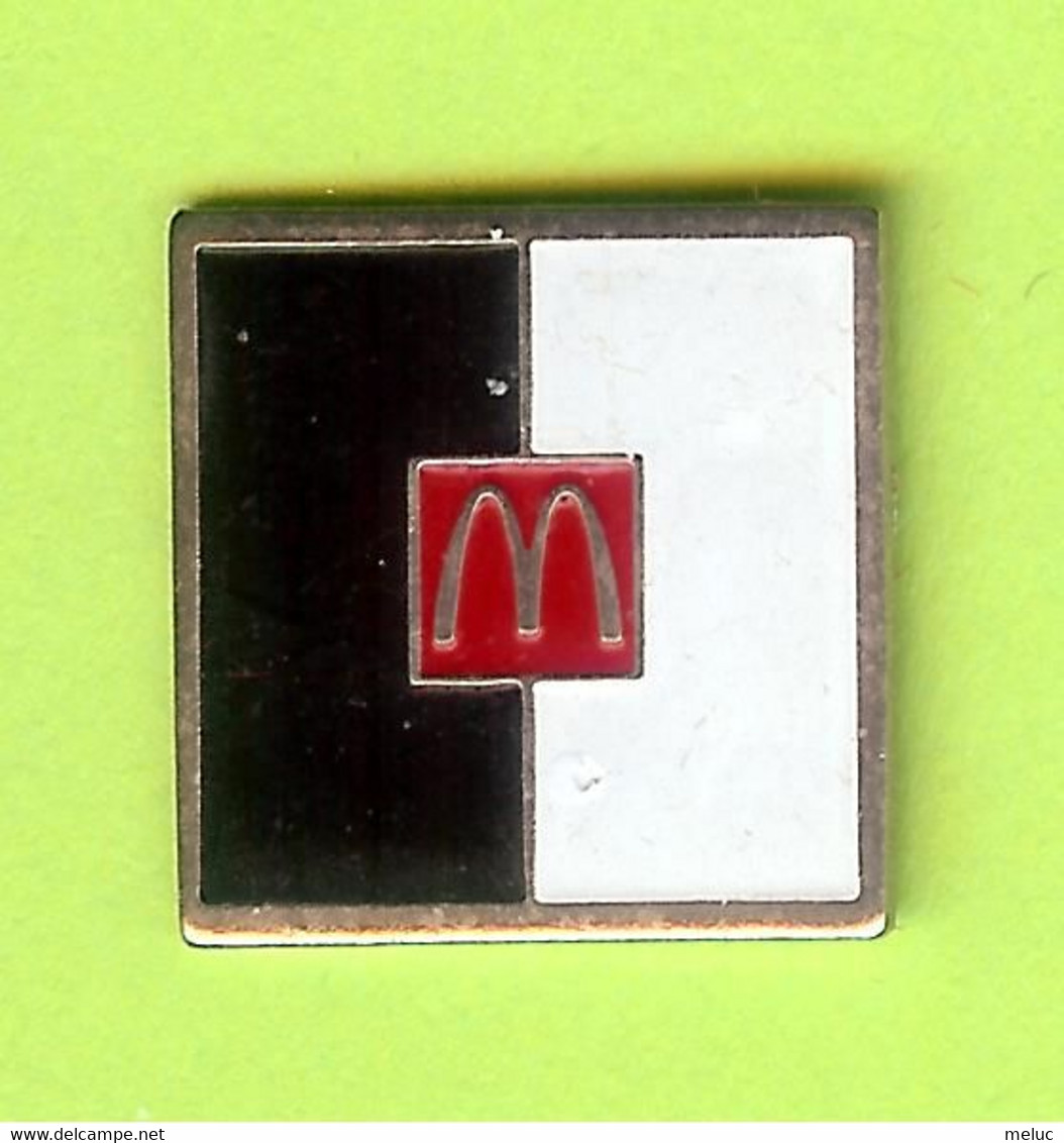Pin's Mac Do McDonald's Noir & Blanc - 4V25 - McDonald's