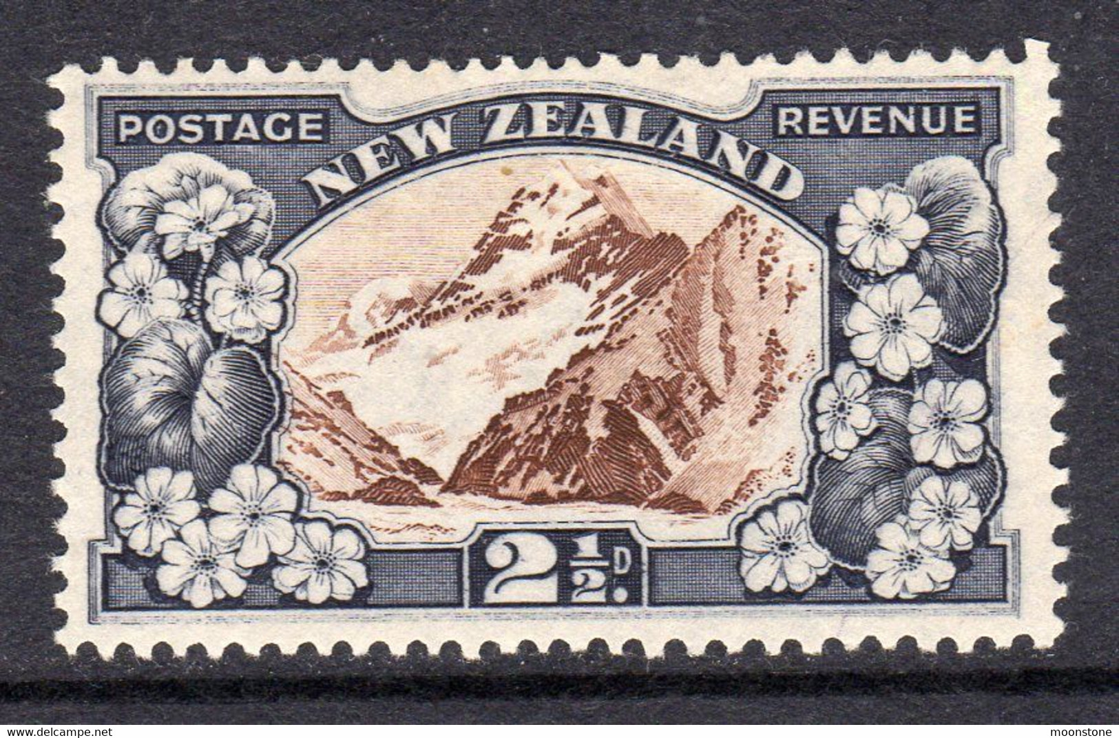 New Zealand GV 1936-42 2½d Mount Cook Definitive, Wmk. Multiple NZ & Star, Perf. 14x13½, Hinged Mint, SG 581 (A) - Unused Stamps