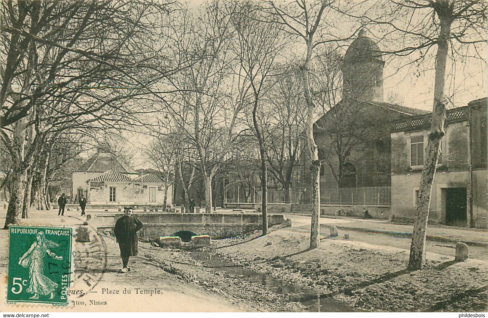 VAR  LORGUES  Place Du Temple - Lorgues