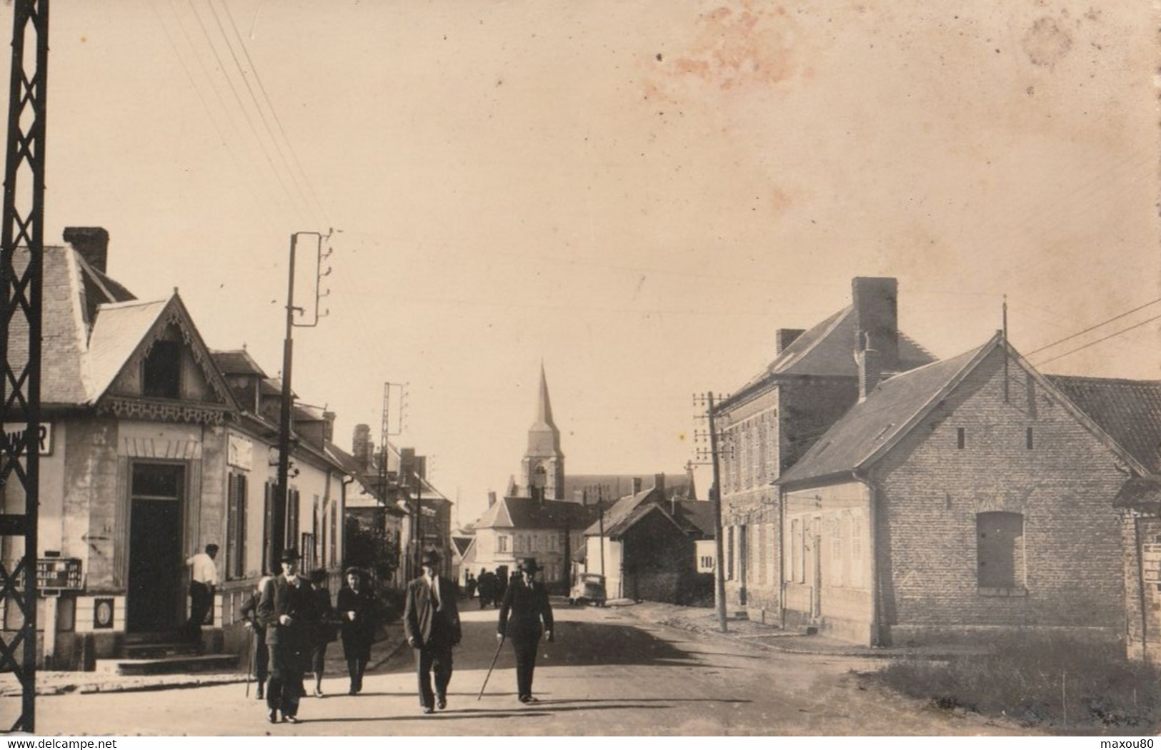 BEAUQUESNE -  La Chaussée De Doullens - Beauquesne