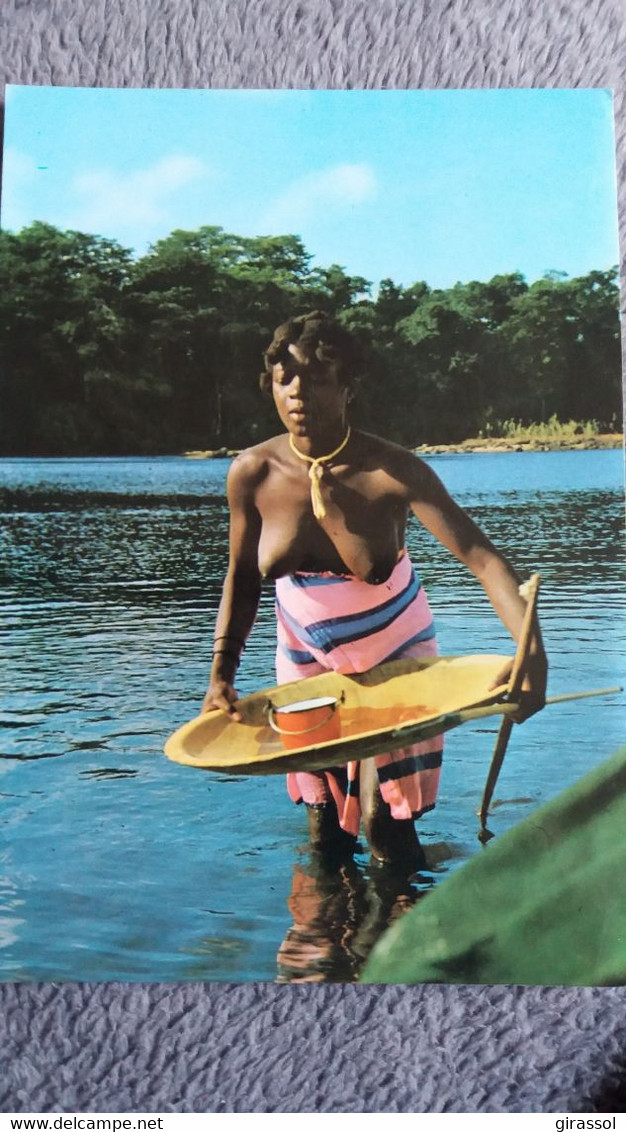 CPSM GUYANE FRANCAISE FEMME BOSCH FLEUVE MARONI  SEINS NUS NU ETHNIQUE 1986 DELABERGERIE 15 - America